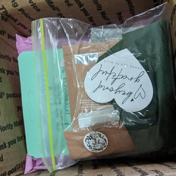 Small Mystery Bundle Box - various sizes - Picture 6 of 6